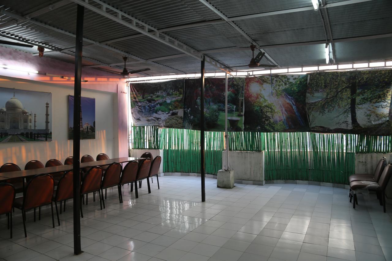 A New Delhi Hotel Orchid Garden Exteriör bild
