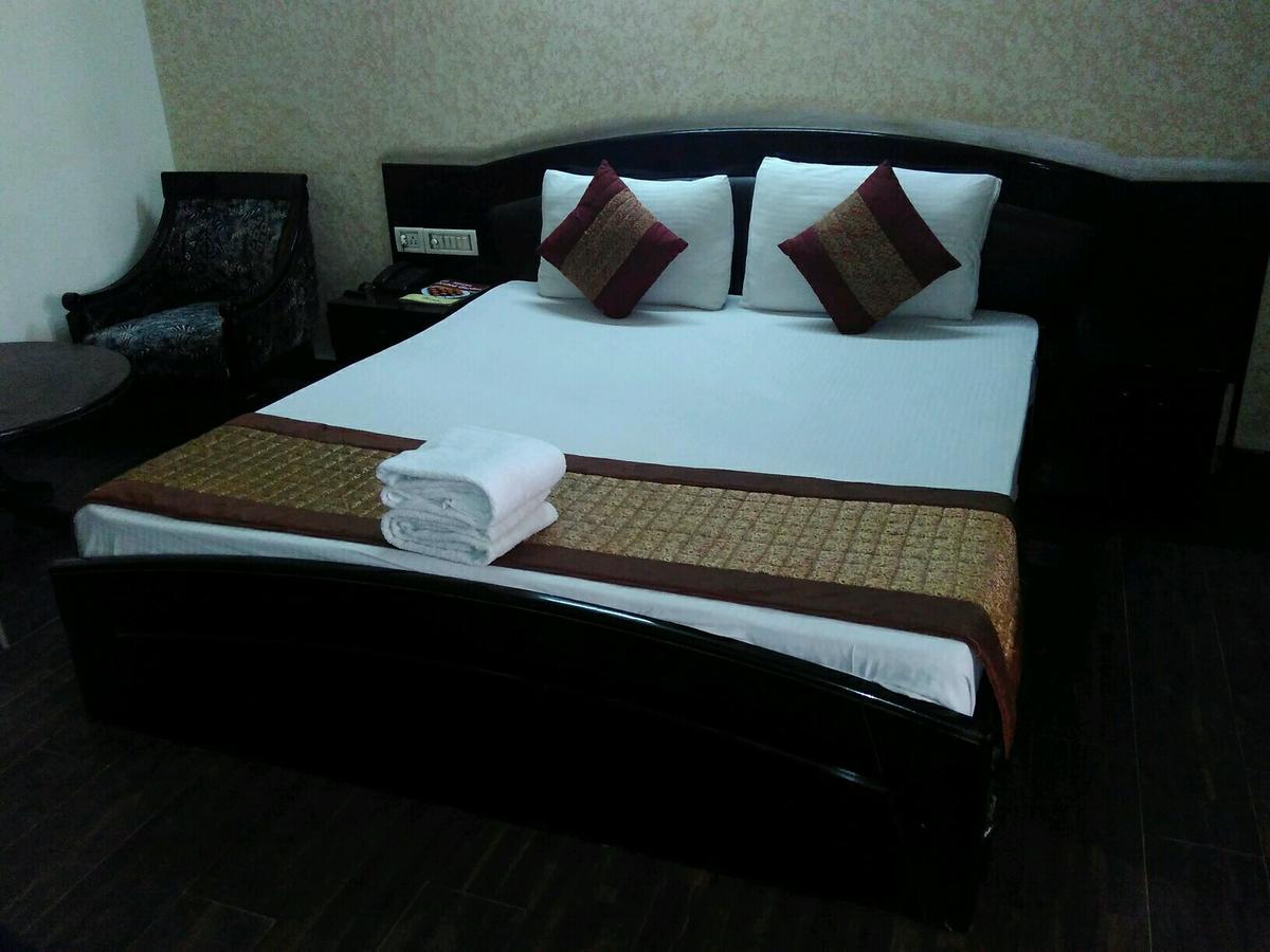 A New Delhi Hotel Orchid Garden Exteriör bild