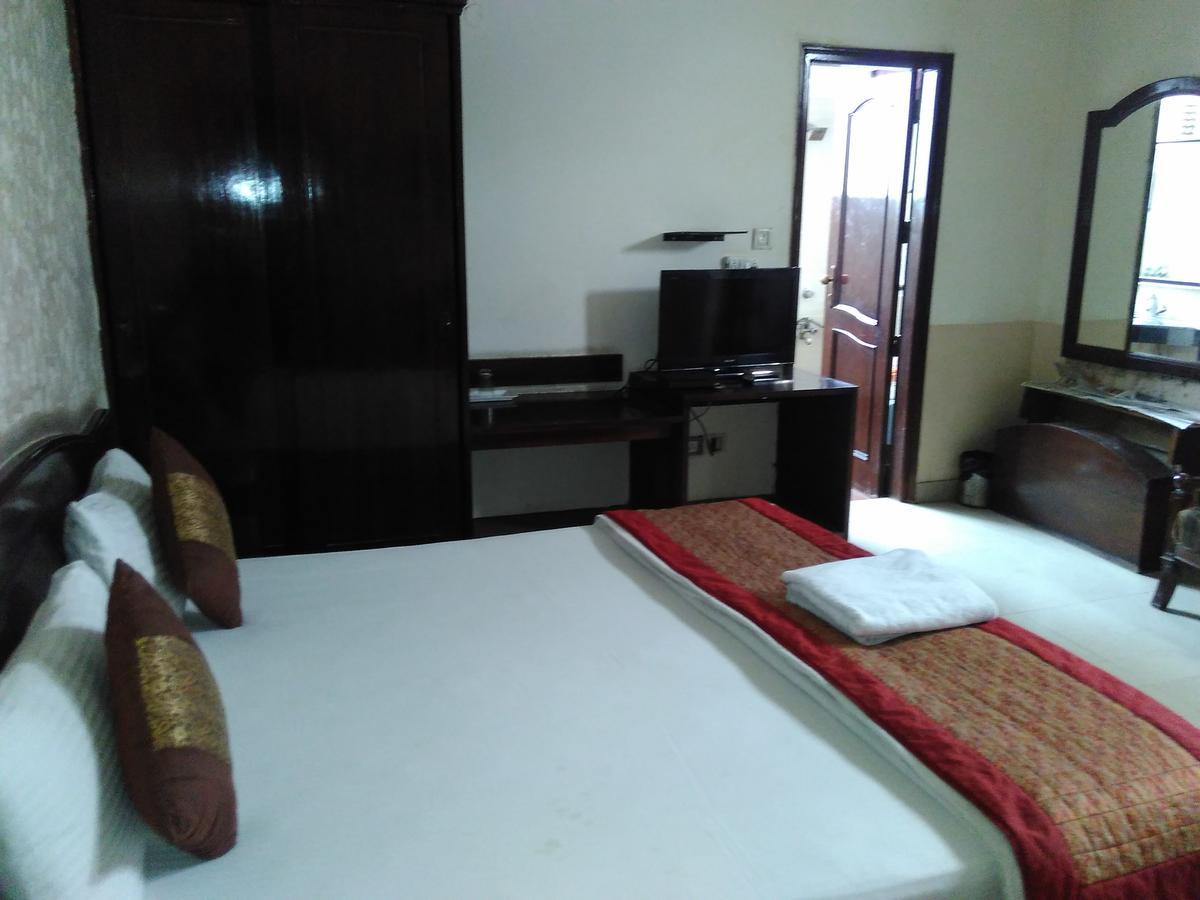 A New Delhi Hotel Orchid Garden Exteriör bild
