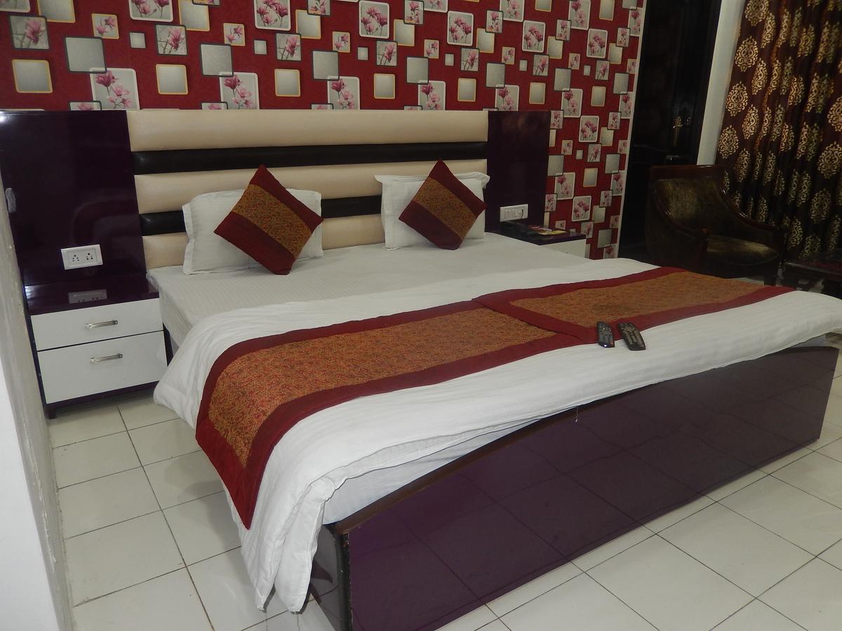 A New Delhi Hotel Orchid Garden Exteriör bild