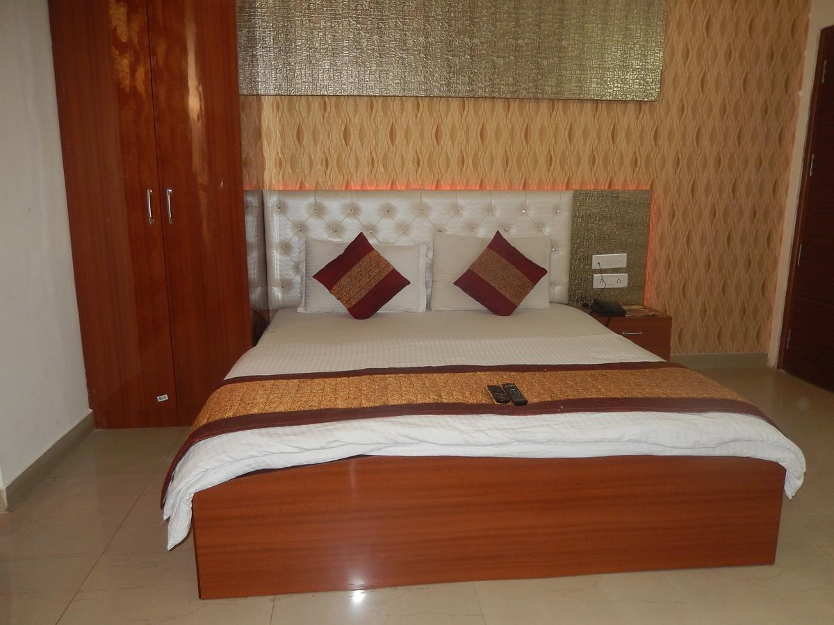A New Delhi Hotel Orchid Garden Exteriör bild
