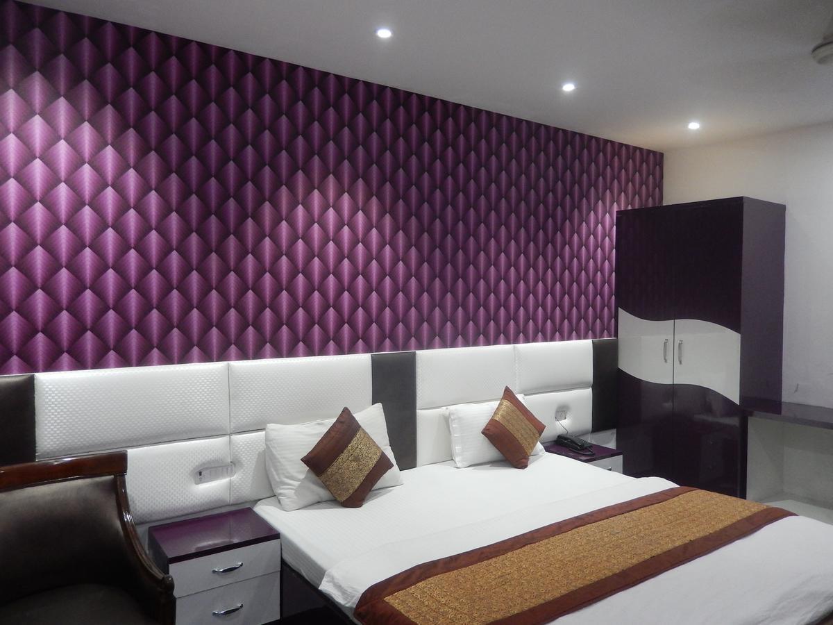 A New Delhi Hotel Orchid Garden Exteriör bild